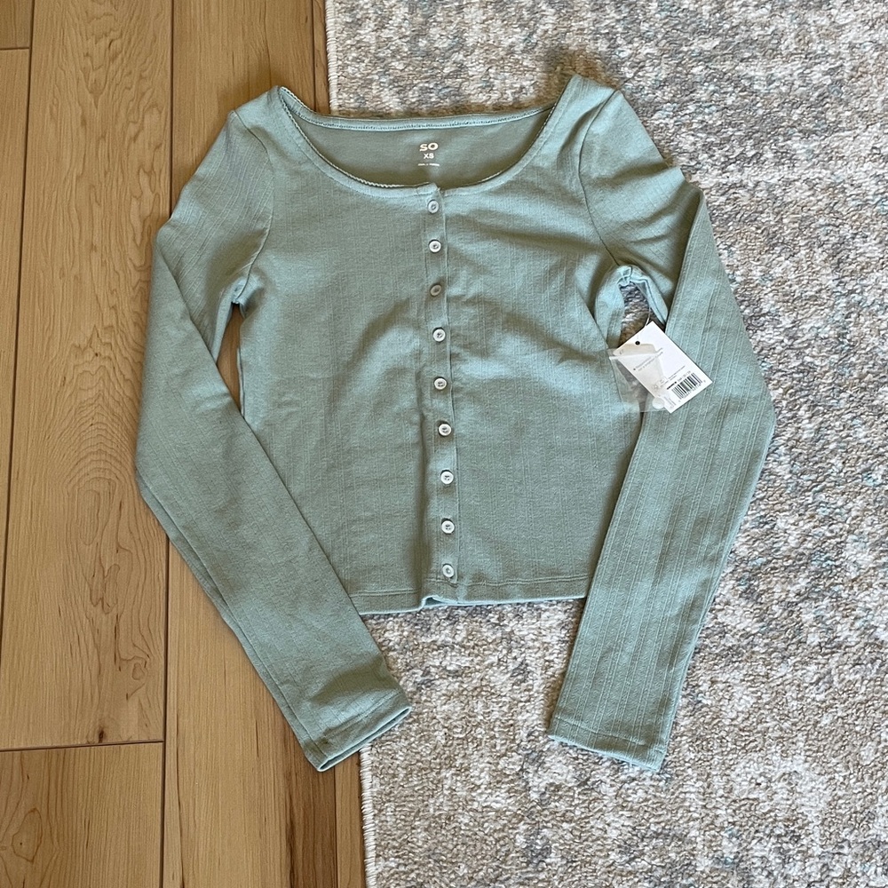 SO Ribbed Button-Front Crop Top in Sage